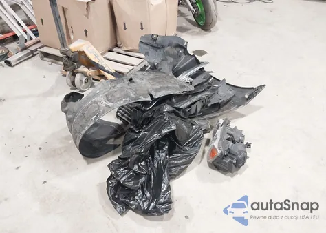 2012 Chrysler 300 Limited z USA, uszkodzony, nr VIN 2C3CCAHG4CH184942